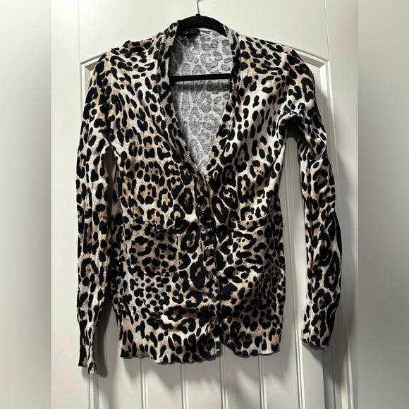 Leopard 🐆 Cardigan - Picture 2 of 5